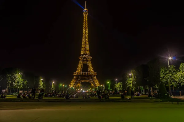 Csodálatos Kilátás Nyílik Eiffel Toronyra Éjszaka Párizsban — Stock Fotó