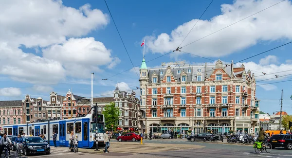 Amsterdam Hollanda 'dan tren yaklaşıyor.