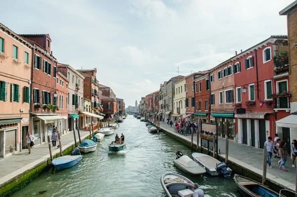 Venecia Italia Mayo 2015 Vista Hermosos Canales Barcos Atracados Junto — Foto de Stock