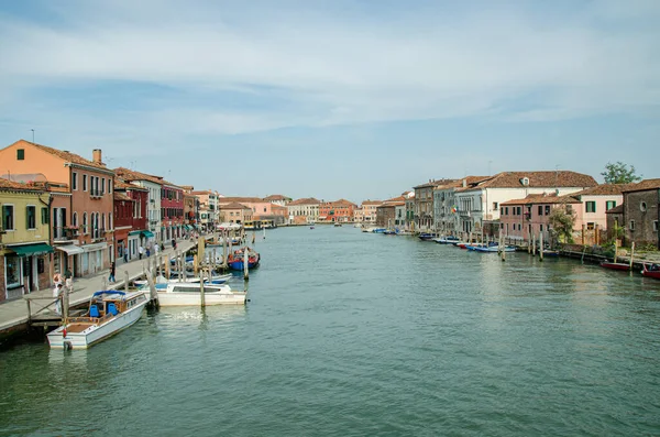 Venezia Maggio 2015 Veduta Bellissimi Canali Barche Attraccate Lungo Passerelle — Foto Stock