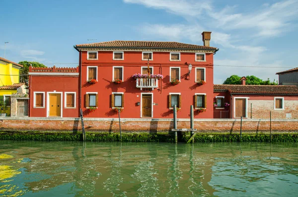 Hermosa Casa Color Rojo Burano Venecia Italia Europa — Foto de Stock