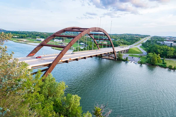 Austin Texax Tx Usa 'daki 360 derecelik muhteşem köprü manzarası.