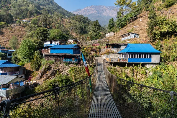 Hermoso Puente Oscilante Con Casas Pueblo Kaski Pokhara Nepal — Foto de Stock