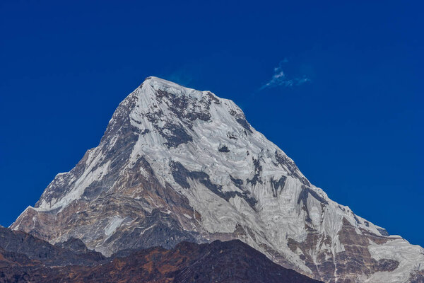 Величественный вид на Аннаппу к югу от Пунхилл-Горепани-Непала
