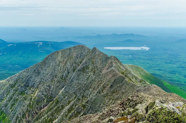 Kuzeydoğu Piscataquis Maine ABD Katahdin Dağı 'nın Bıçak Kenar Yolu' nun inanılmaz manzarası
