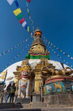 Swayambhunath 'ın muhteşem manzarası diğer adıyla Swayambhu Katmandu Vadisi Nepal' inde güneşli bir günde