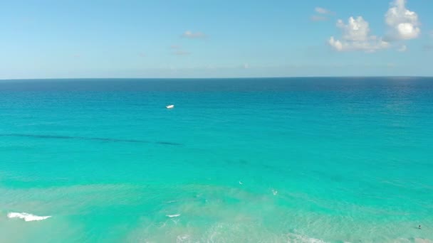 Piękna Woda Oceanu Widziana Słoneczny Dzień Tulum Meksyk — Wideo stockowe