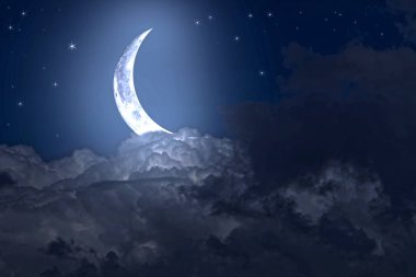 Yıldızlar, ay ve kümülonimbus gece gökyüzünde