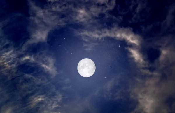 浪漫的满月和星星 — 图库照片