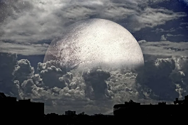 Bulutların Ötesinde Yükselen Peri Masalı Görüntünün Elementleri Nasa Tarafından Döşenmiştir — Stok fotoğraf