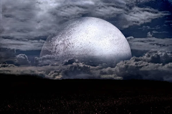 Восходящая Сказочная Экзопланета Облаками Над Полем Элементы Этого Изображения Предоставлены — стоковое фото
