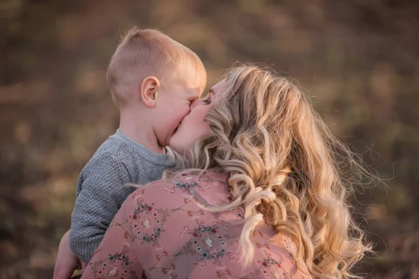 Maman Donne Des Conseils Vie Son Petit Fils Bonne Éducation — Photo