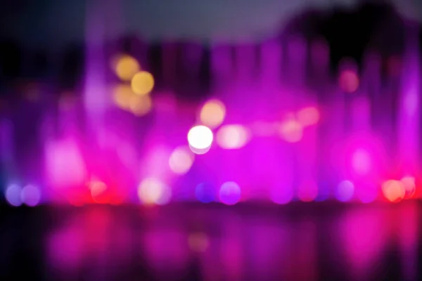 Söndürülmüş parlak renkler. Soyut masaüstü duvar kağıdı. Boya yağmuru. Gözlerim iyi görmüyor. Bokeh pembe mor