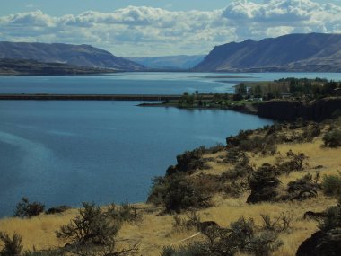 Columbia Nehri Vantage, Washington yakınlarındaki Gingko Eyalet Parkı 'ndan Eylül öğleden sonra alınmış..