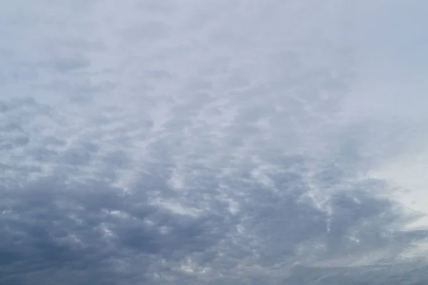 Cielo Azul Noche Con Nubes Fin Del Día Concepto Calma — Foto de Stock