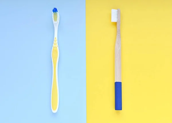 Natural Eco Friendly Bamboo Toothbrush Plastic Toothbrush Colorful Background Flat — Stock Photo, Image