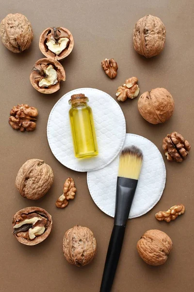Organický Ořech Kosmetický Olej Hnědých Kapátkem Láhve Maketa Přírodní Pleť — Stock fotografie
