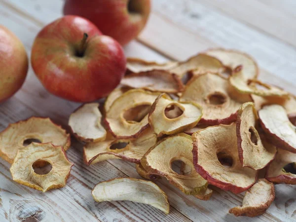 Use Dried Fruits Vegetables Dried Apple Chips Red Fresh Apples — Stock Photo, Image