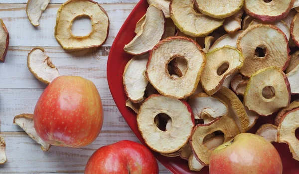 Benefits Dried Fruits Vegetables Dried Apple Chips Red Fresh Apples — Stock Photo, Image