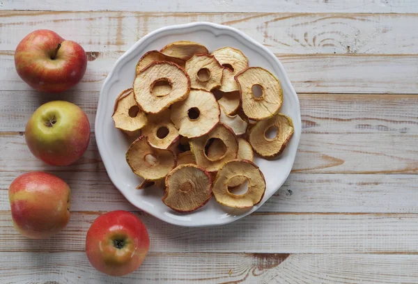 Benefits Dried Fruits Vegetables Dried Apple Chips Red Fresh Apples — Stock Photo, Image