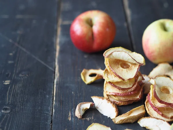 Homemade Dried Fruit Apple Chips Fresh Apples Rustic Wooden Dark — Stock Photo, Image