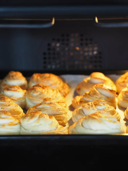 Homemade Buns Buns Rich Baking Sheet Kitchen Oven Festive Everyday — Stock Photo, Image