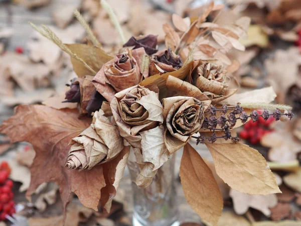 Wallpaper Texture Bouquet Roses Made Dried Leaves Glass Vase Autumn — Stock Photo, Image