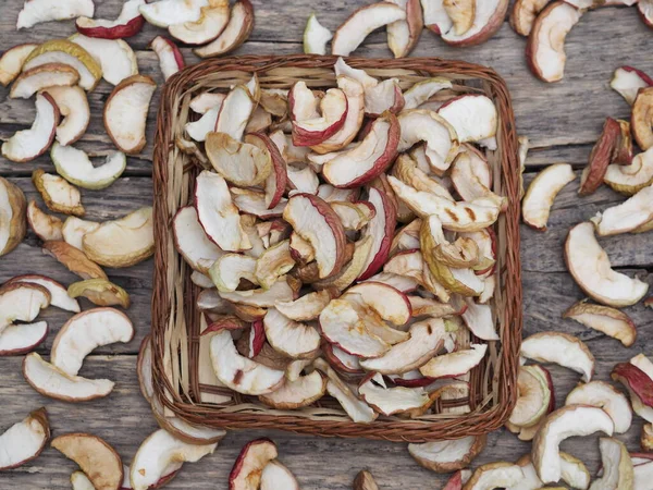 Background Dried Homemade Fruit Apple Chips Slices Natural Vine Plate — Stock Photo, Image