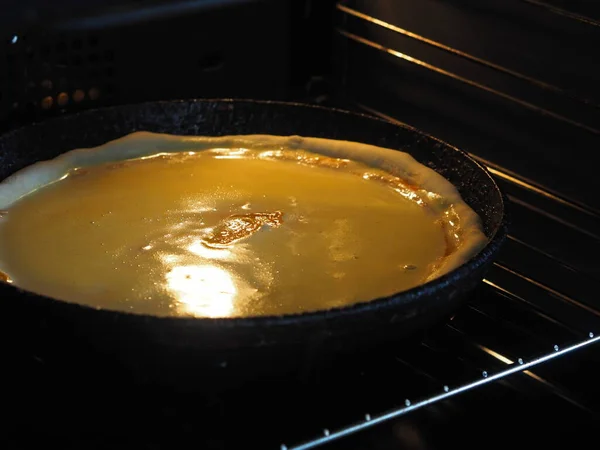 Hausgemachte Kuchen Diät Quiche Mit Kürbis Belegt Mit Schlagsahne Und — Stockfoto