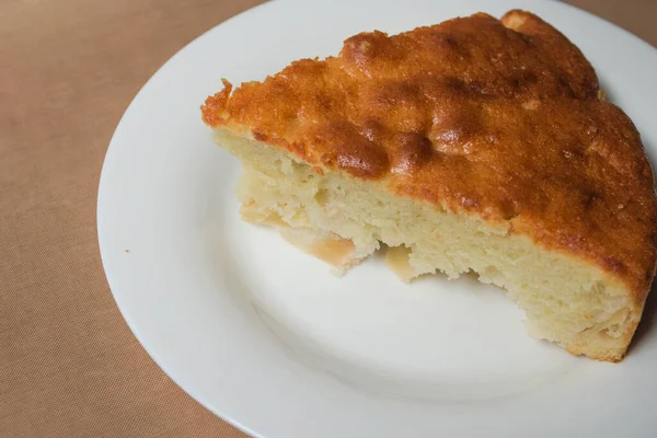 Süße Hausgemachte Kuchen Mit Äpfeln Eine Scheibe Biskuit Apfelkuchen Mit — Stockfoto