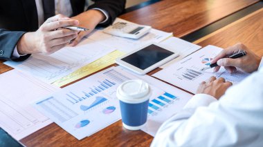 Yatırım alanında beyin fırtınası konusunda iş ortağı