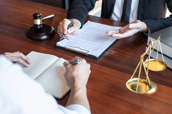 Male lawyer discussing negotiation legal case with client meetin — Stock Photo, Image