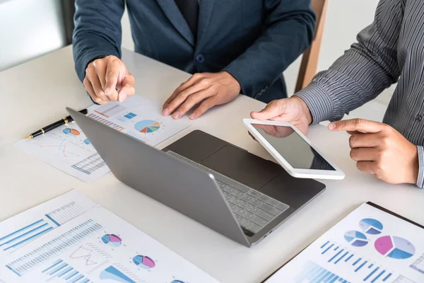 Samenwerking tussen zakenpartners op het gebied van investeringen — Stockfoto