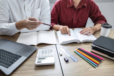 Öğretmenlik ve öğrenim kursu, genç öğretmen ya da tuto takımı