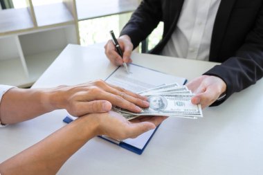 Yasadışı, sahtekâr, rüşvet ve yolsuzluk konsepti, iş adamı 