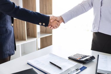 Good deal of interview, Business committee and recruiter shaking