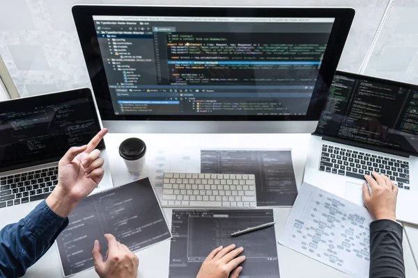 Équipe Programmeur Développeur Travaillant Sur Projet Dans Ordinateur Développement Logiciel — Photo