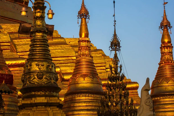 Elementos Dourados Das Estupas Pagode Shwedagon Mianmar — Fotografia de Stock