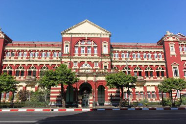 Yangon, Myanmar 'daki Unesco' nun koruması altındaki eski Telegraph binasının fotoğrafı.