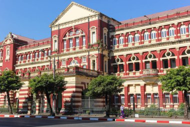 Yangon, Myanmar 'daki Unesco' nun koruması altındaki eski Telegraph binasının fotoğrafı.