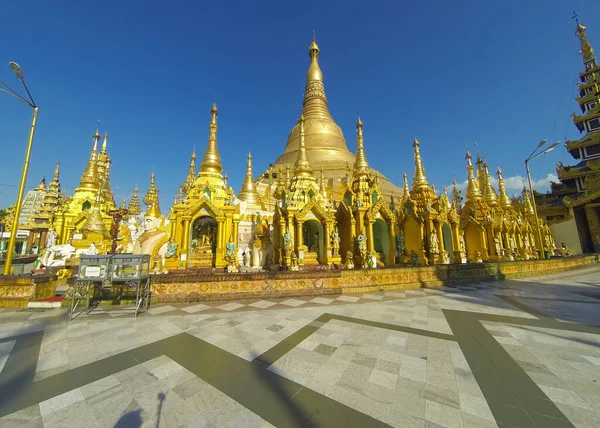 Hlavní Pozlacená Stúpa Slavného Shwedagon Pagoda Yangon Myanmar — Stock fotografie