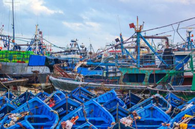 Balıkçı tekneleri Essaouira limanına yanaştı.