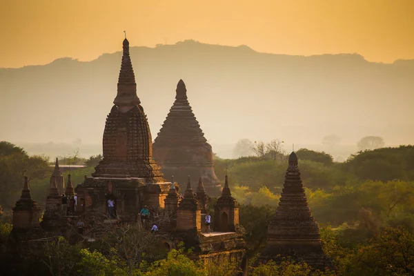 Bagan Daki Antik Pagoda Larla Vadide Gün Doğumu — Stok fotoğraf