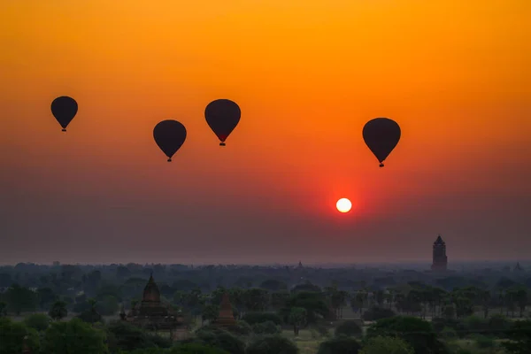 Globos Volando Sobre Las Antiguas Pagodas Bagan — Foto de Stock