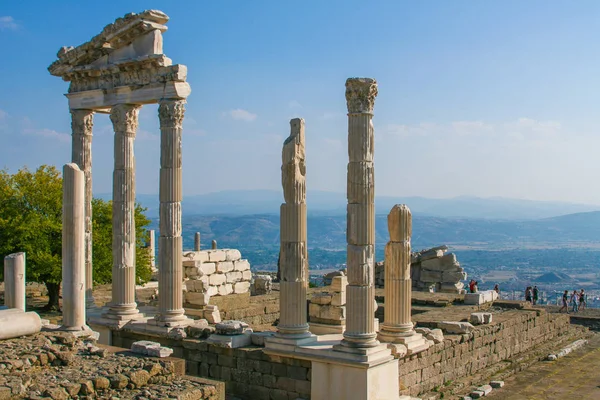 Kolommen Ruïnes Van Een Oude Romeinse Tempel Berg Turkije — Stockfoto