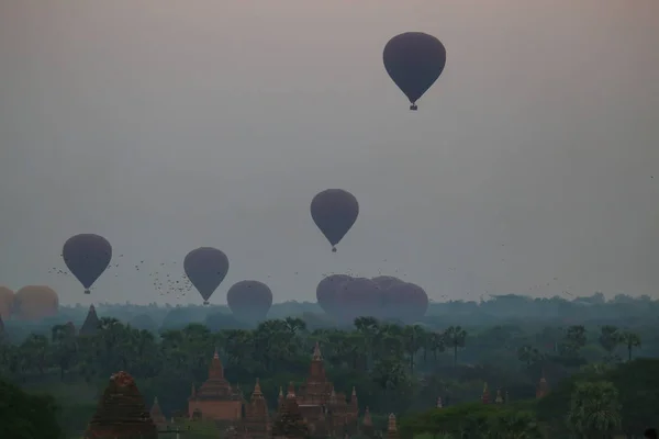 Globos Volando Sobre Las Antiguas Pagodas Bagan — Foto de Stock