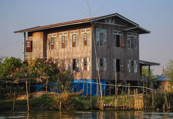 Huizen Palen Van Het Drijvende Dorp Lake Inle — Stockfoto