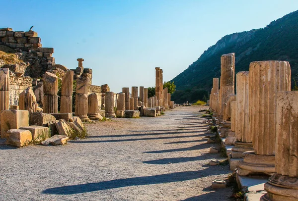 Kolommen Ruïnes Van Een Oude Romeinse Tempel Berg Turkije — Stockfoto