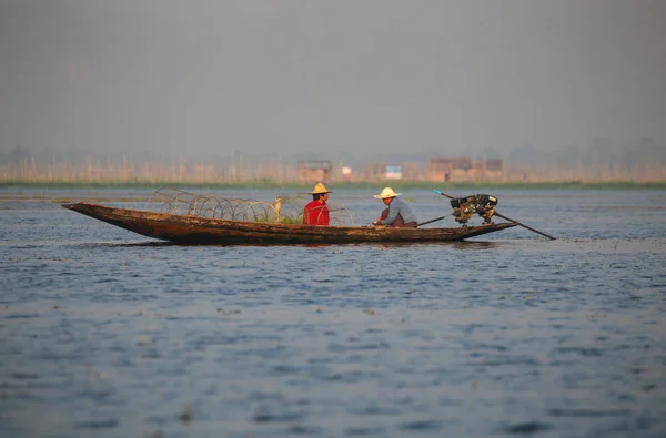 Słynni Rybacy Jeziora Inle Myanma Pracujący Wschodzie Słońca — Zdjęcie stockowe