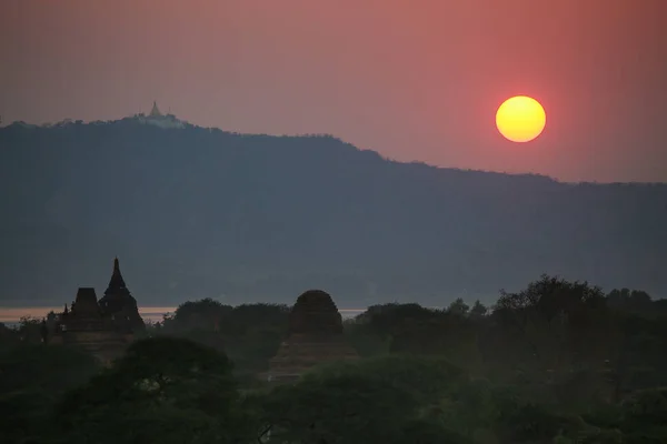 Nascer Sol Sobre Vale Com Pagodes Antigos Bagan — Fotografia de Stock